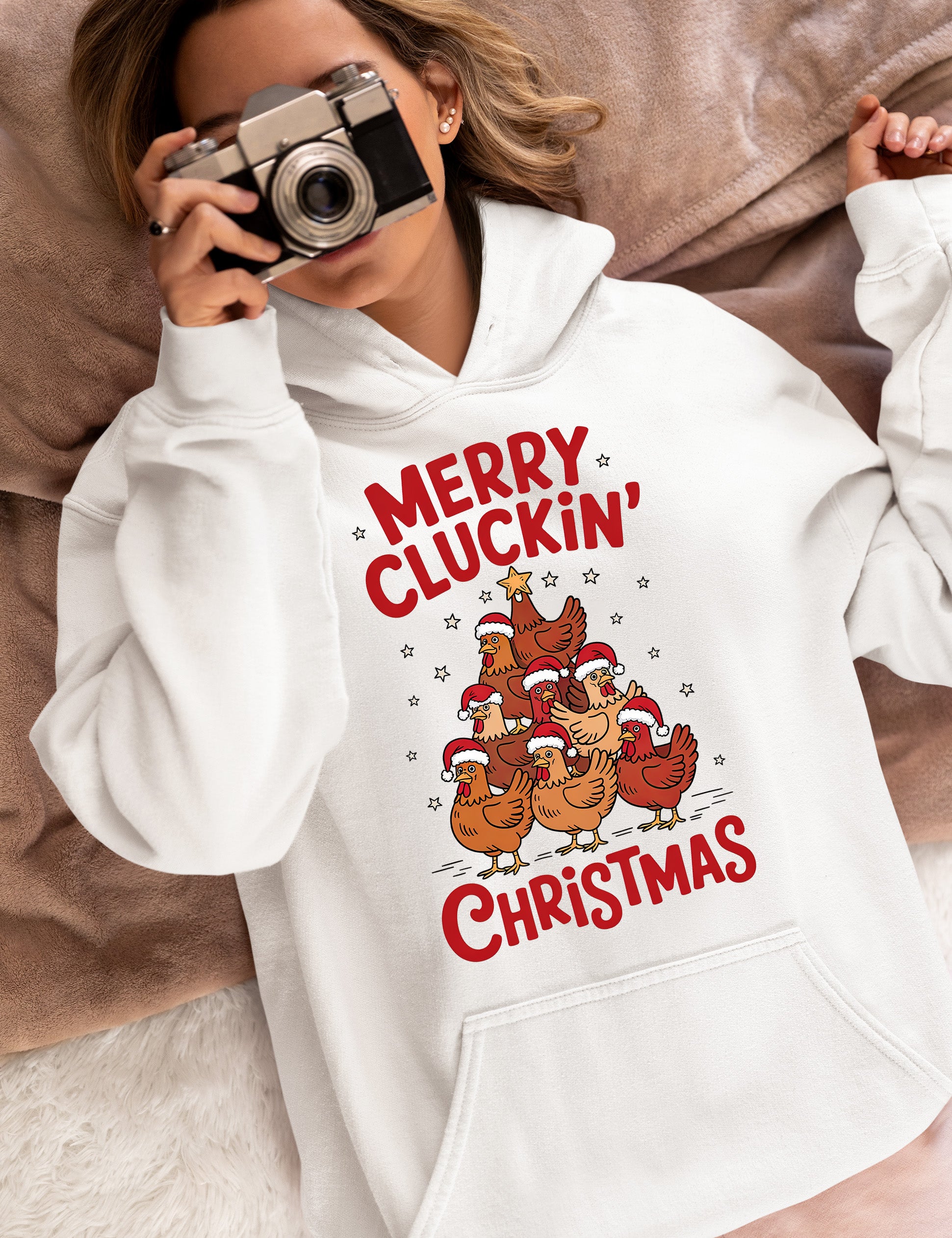 Merry Cluckin Christmas - Funny Chicken Holiday Gift for Bird Lovers - Festive Seasonal Humor & Cute Poultry Theme Hoodie