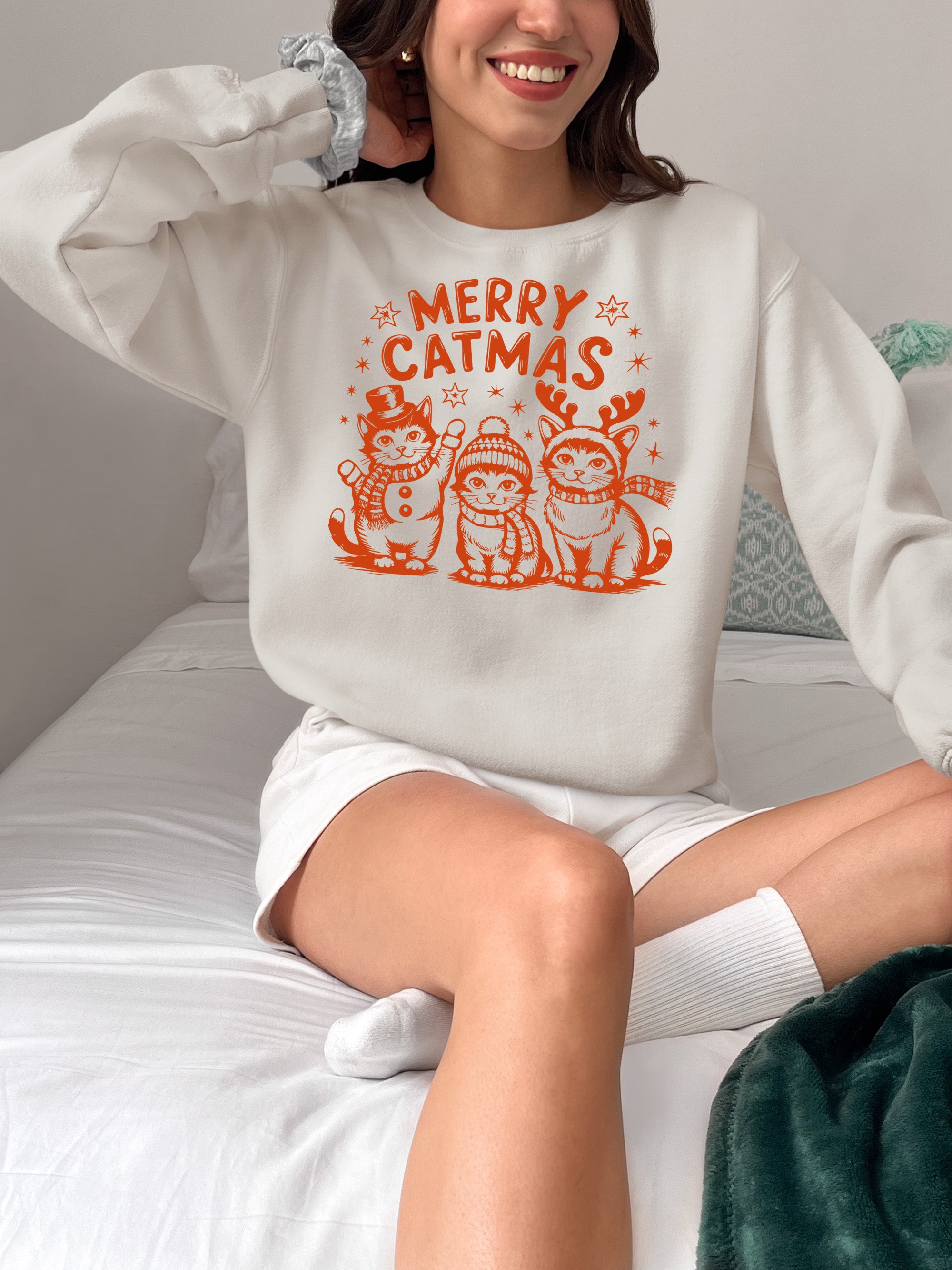 Merry Catmas Christmas Cat Art - Festive Holiday Gift for Cat Lovers - Whimsical Feline Artwork Sweatshirt