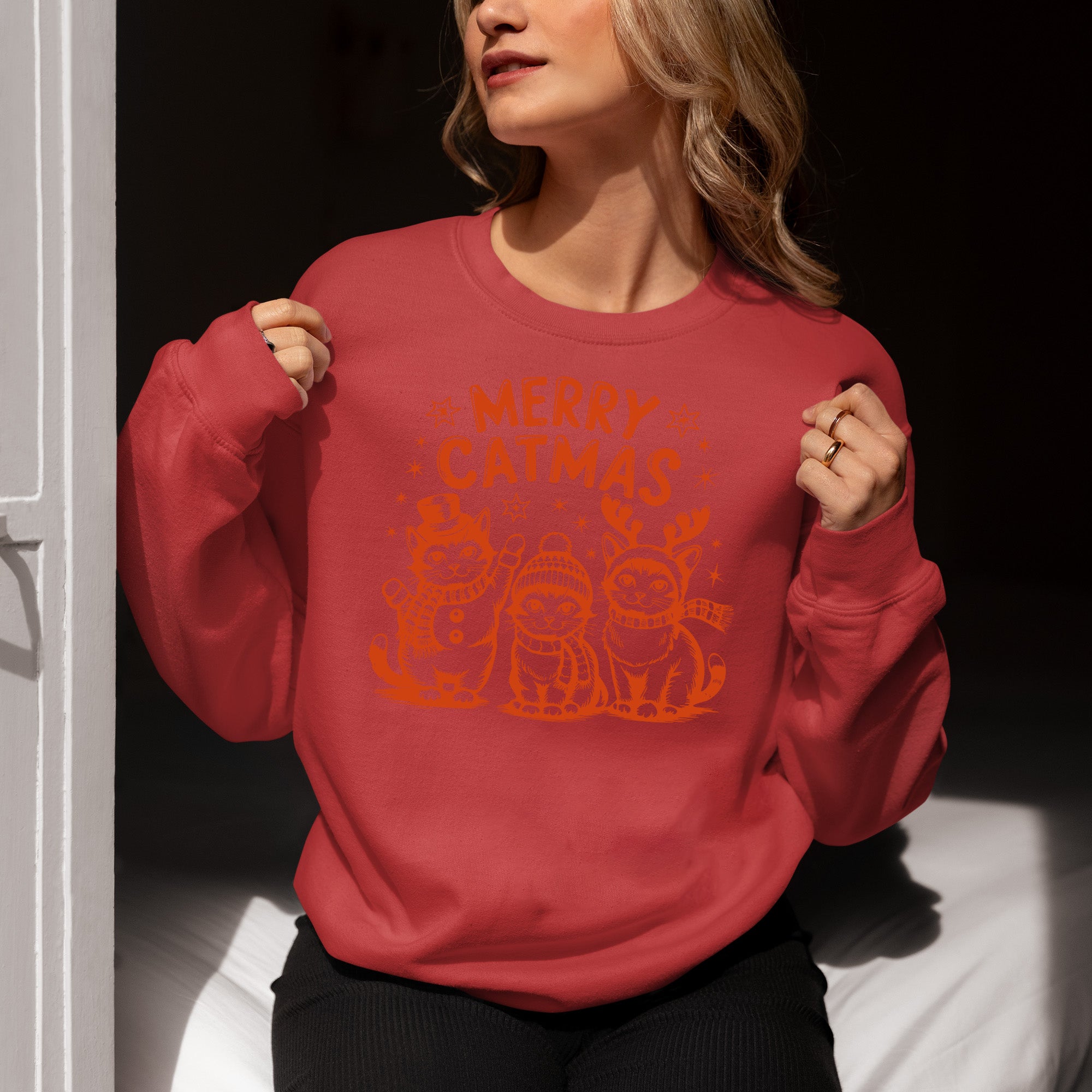Merry Catmas Christmas Cat Art - Festive Holiday Gift for Cat Lovers - Whimsical Feline Artwork Sweatshirt