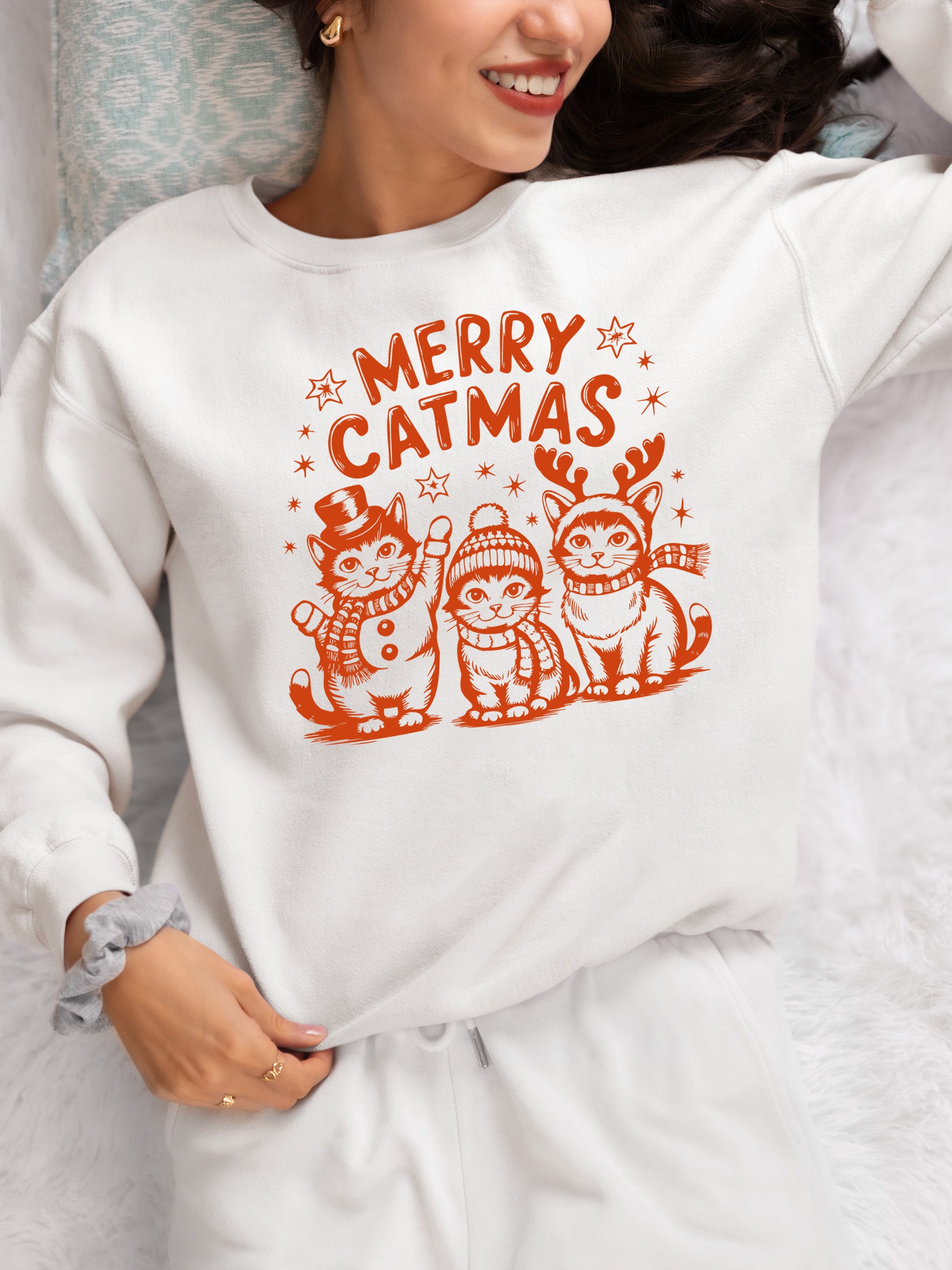 Merry Catmas Christmas Cat Art - Festive Holiday Gift for Cat Lovers - Whimsical Feline Artwork Sweatshirt