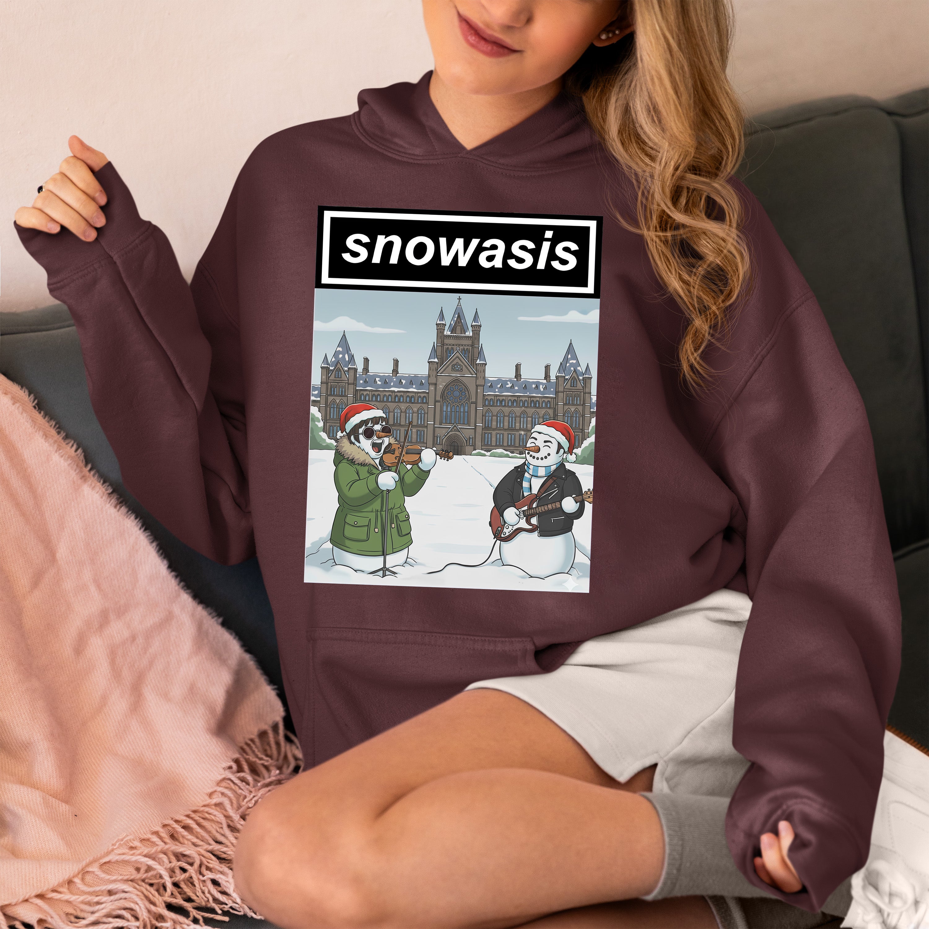 Snowasis in Front of Glasgow Kelvingrove – Christmas Scene, Festive Glasgow Landmark, Snowy Cityscape Gift Idea, Scottish Holiday Art Hoodie