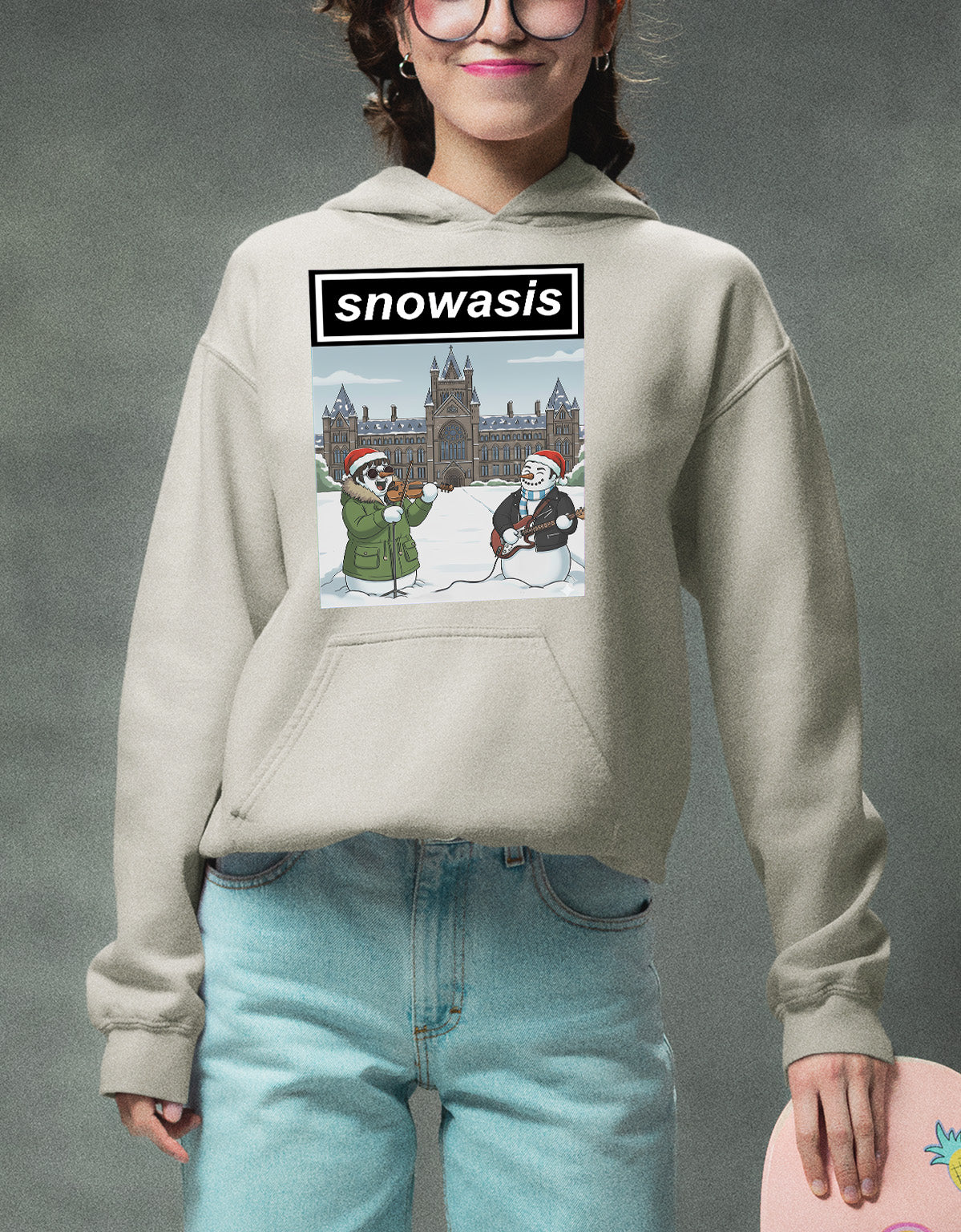 Snowasis in Front of Glasgow Kelvingrove – Christmas Scene, Festive Glasgow Landmark, Snowy Cityscape Gift Idea, Scottish Holiday Art Hoodie