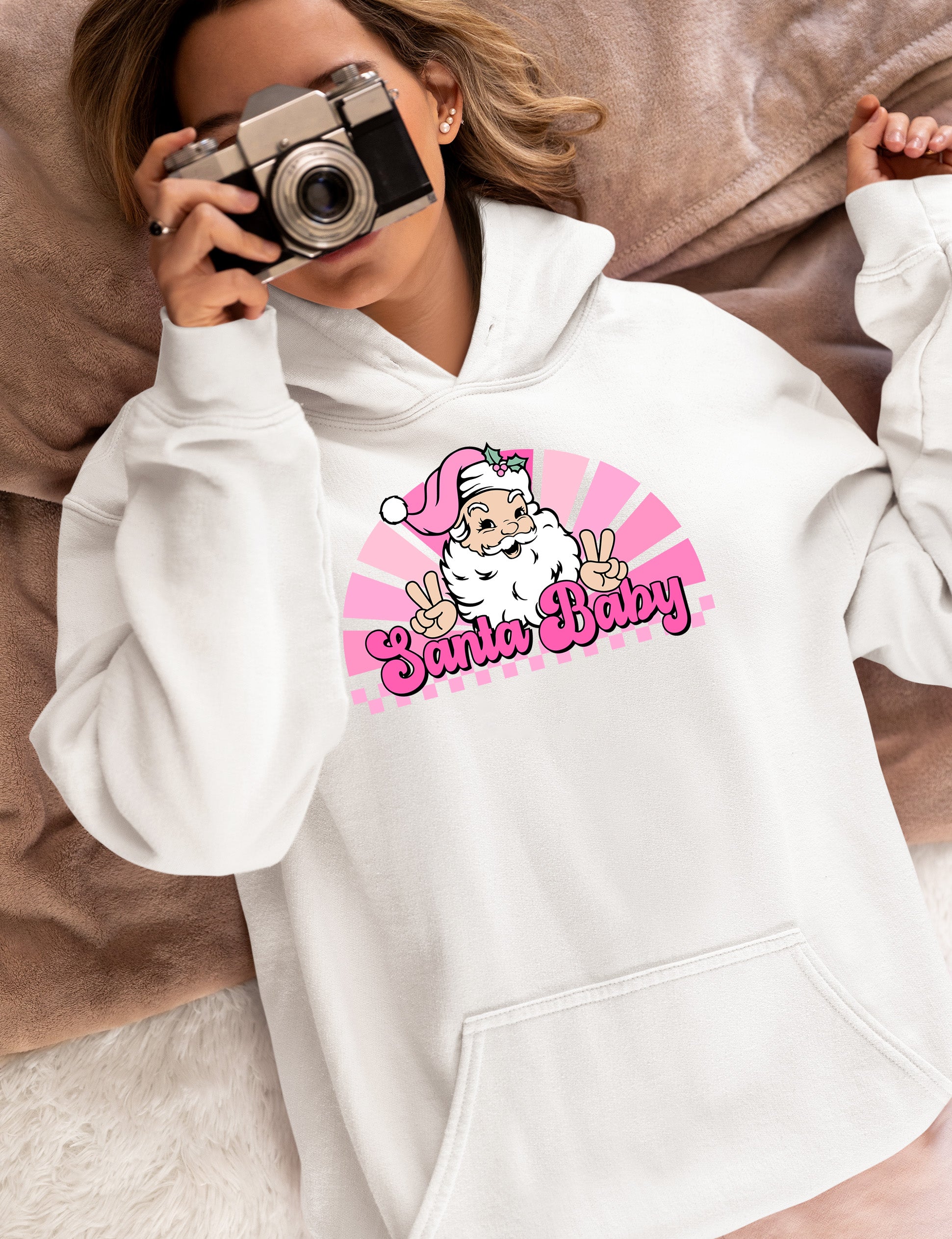 Santa Baby Peace Christmas Theme – Festive Holiday Cheer for Christmas Eve & Seasonal Keepsake Hoodie