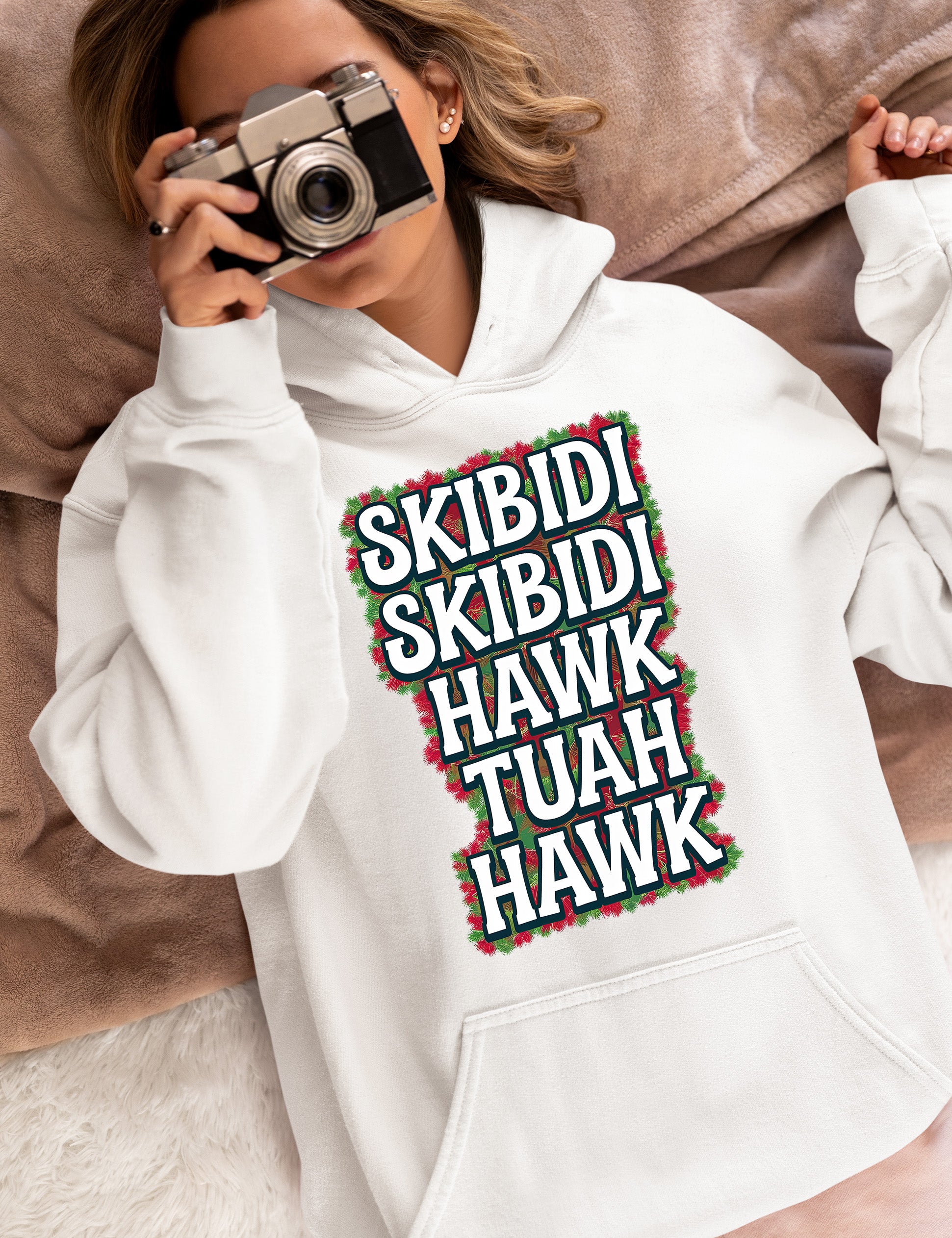 Christmas Skibidi Skibidi Hawk Tuah Hawk Art - Festive Holiday Scene for Gifts, Unique Cheer, Seasonal Pixel Masterpiece Hoodie