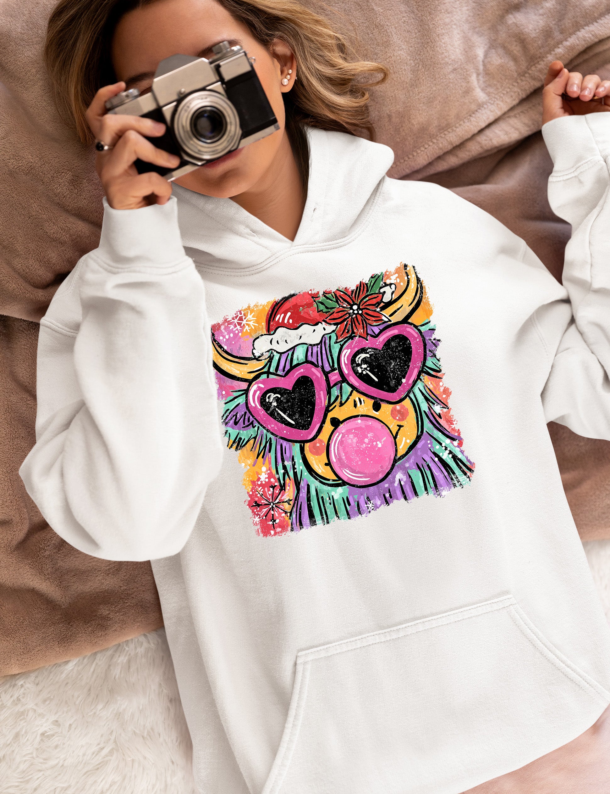 Highland Cow Christmas - Scottish Holiday Scene, Folk Art Gift for Winter, Rustic Cute Keepsake Hoodie