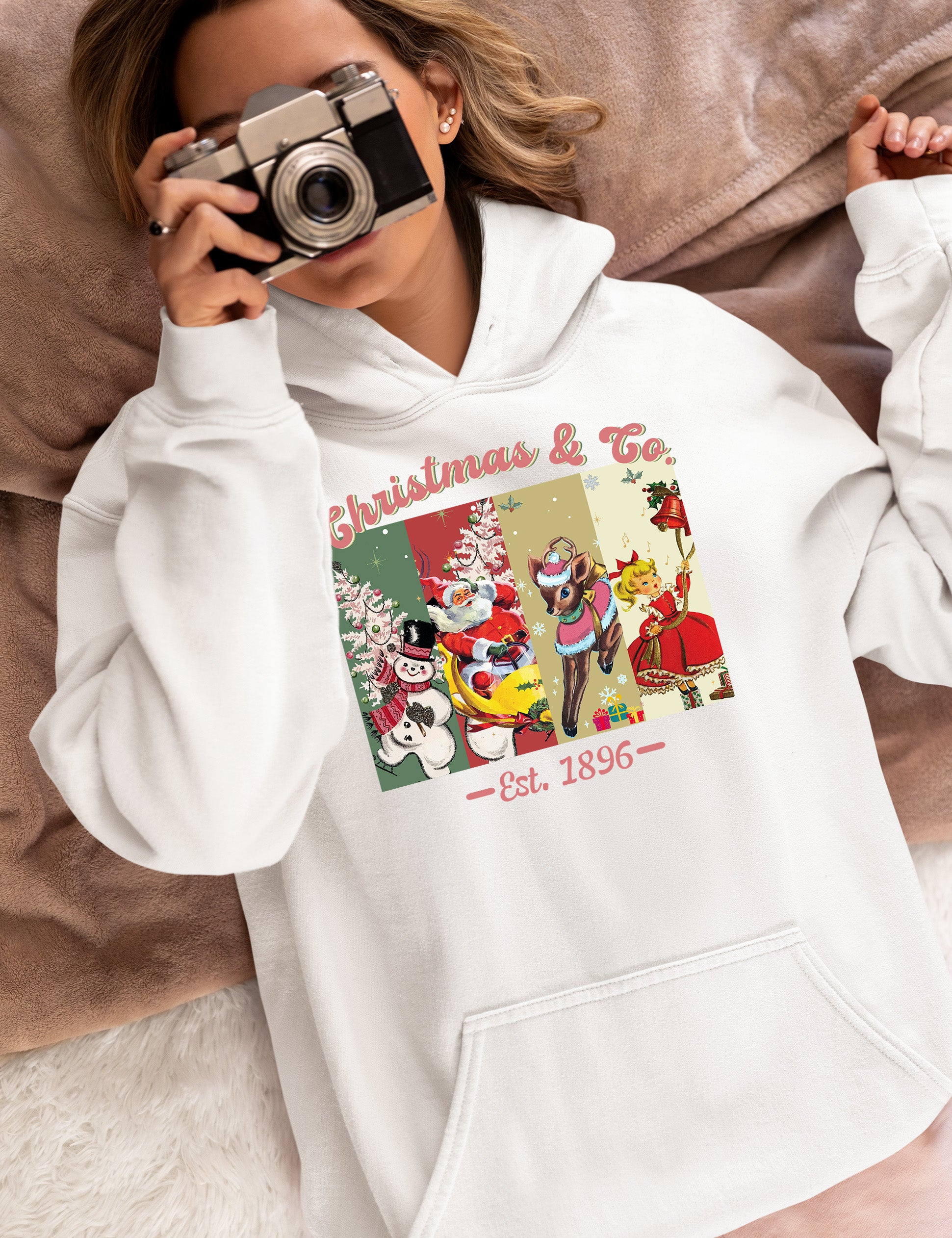 Christmas & Co 1896 Vintage Holiday Keepsake – Handmade Seasonal Gift for Collectors Hoodie