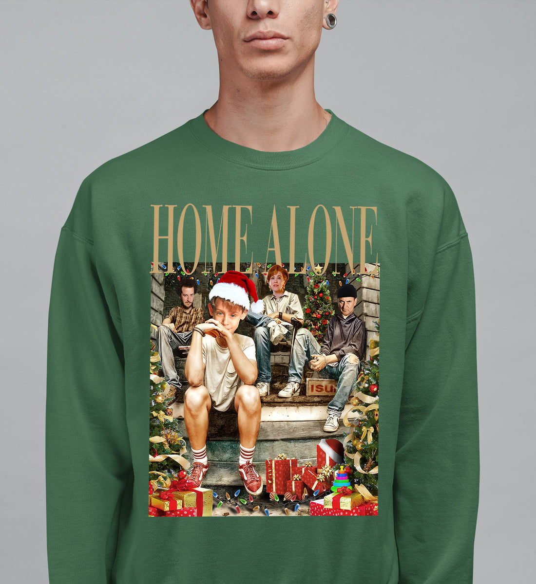 Home Alone on the Porch Christmas Scene - Cozy Holiday Porch Display Gift Idea Sweatshirt