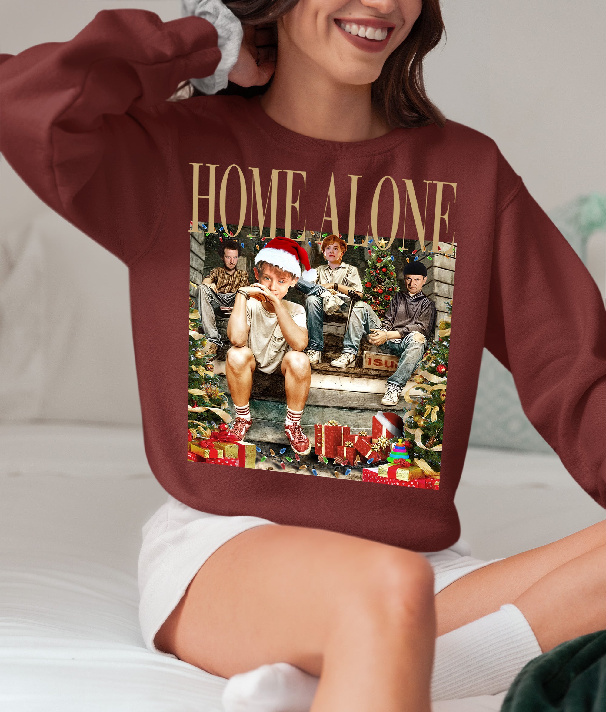 Home Alone on the Porch Christmas Scene - Cozy Holiday Porch Display Gift Idea Sweatshirt