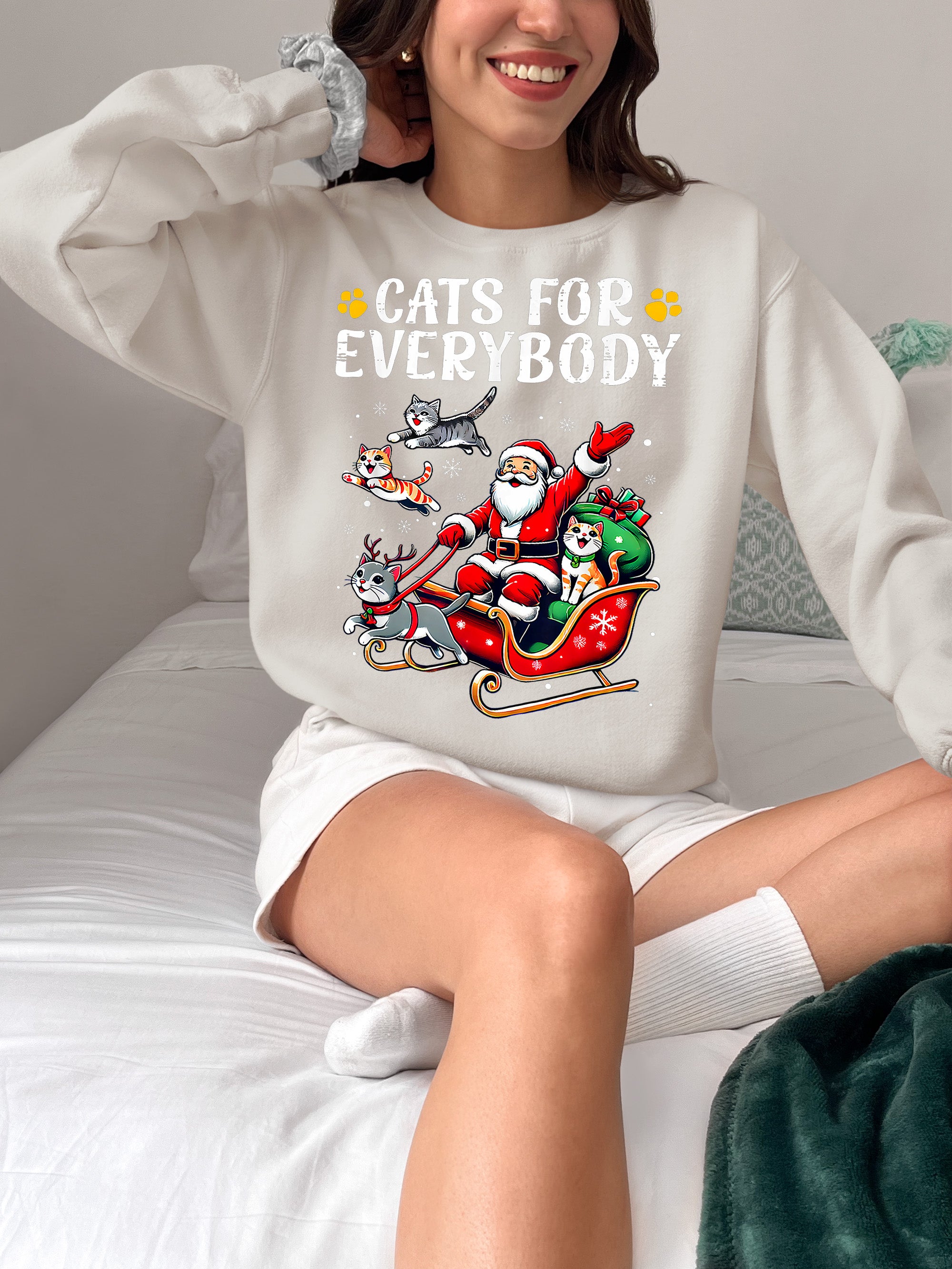Christmas Cats for Everybody - Festive Cat Portrait Artwork for Cat Lovers - Cozy Holiday Kitty Keepsake Sweatshirt