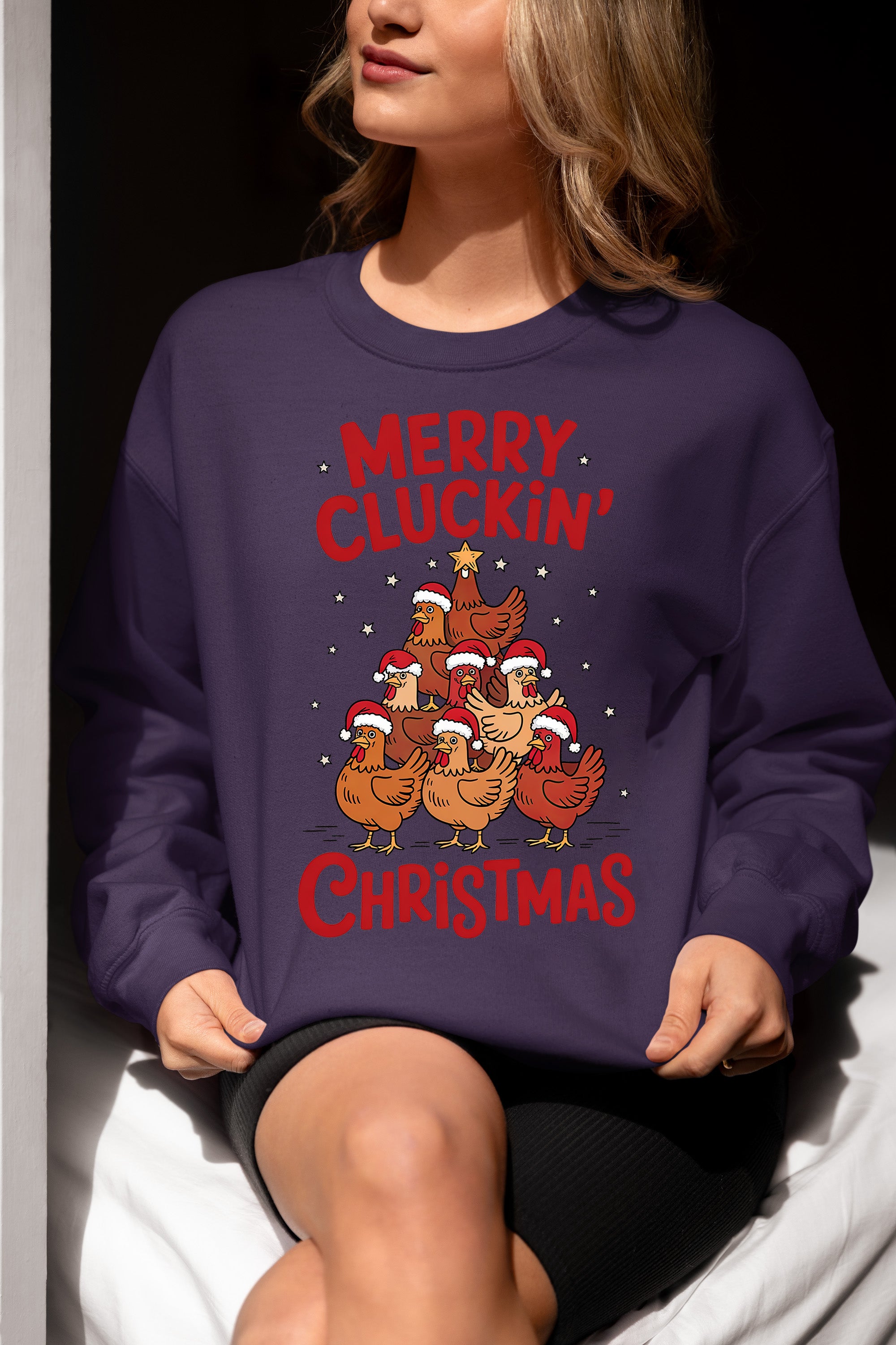 Merry Cluckin Christmas - Funny Chicken Holiday Gift for Bird Lovers - Festive Seasonal Humor & Cute Poultry Theme Sweatshirt