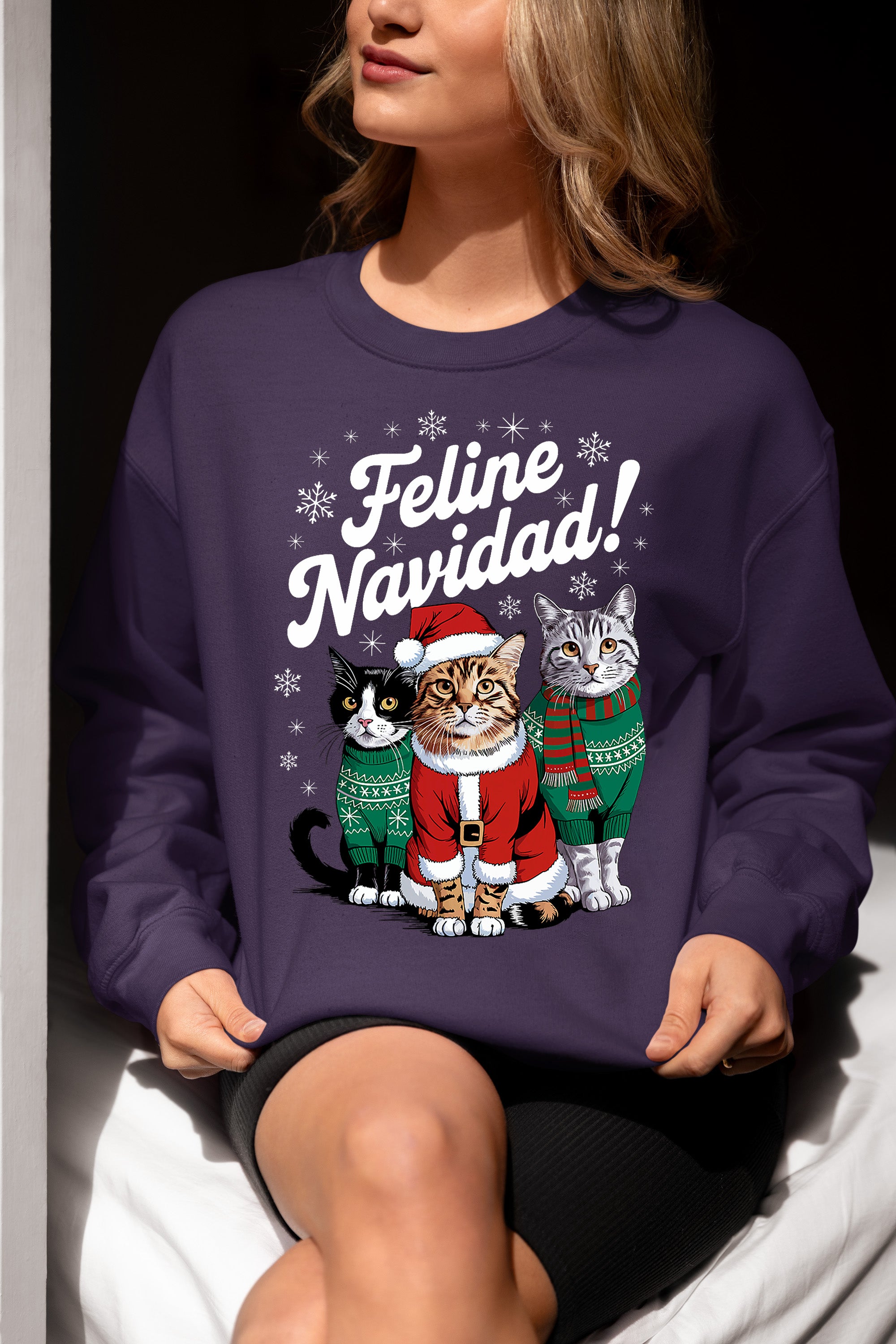 Cat Snowflakes Christmas Theme - Festive Holiday Cat Artwork for Season Sweatshirt