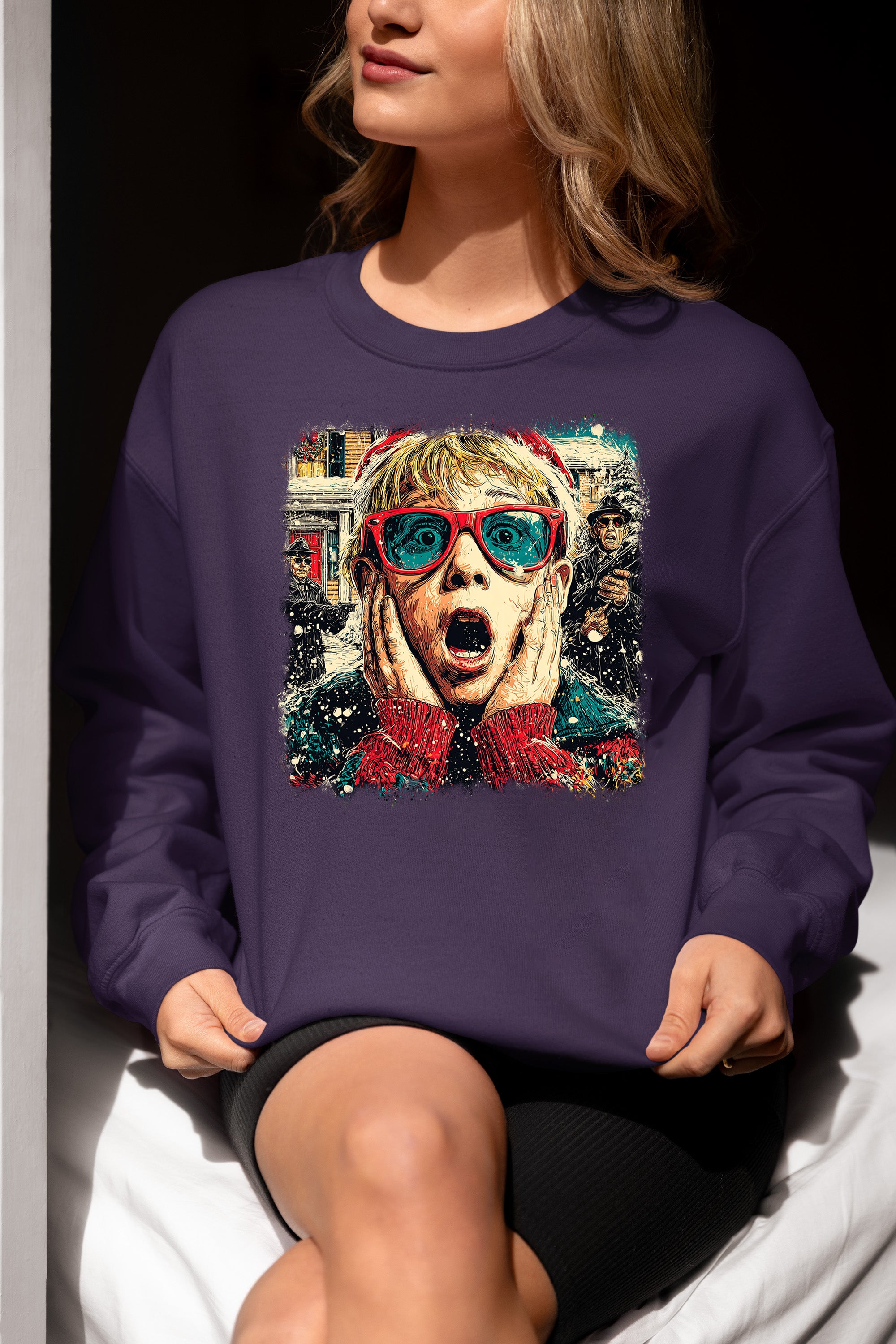 McCallister Scream Christmas Moment – Festive Holiday Pop Culture Theme, Cozy Season Tribute, Seasonal Gift Idea Sweatshirt