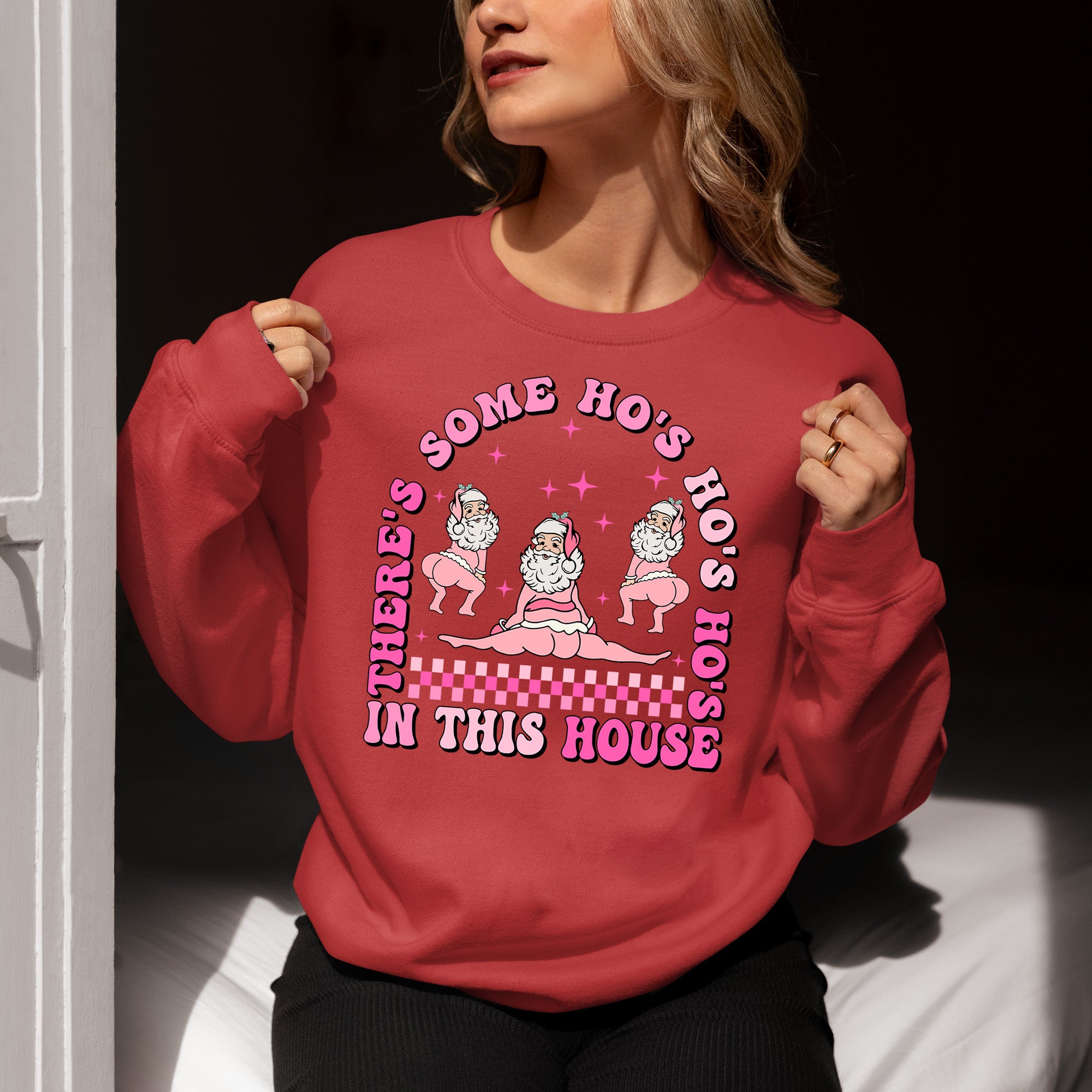 Festive Christmas Scene Art – Cozy Winter Village Illustration, Seasonal Gift for Home & Collectors Sweatshirt