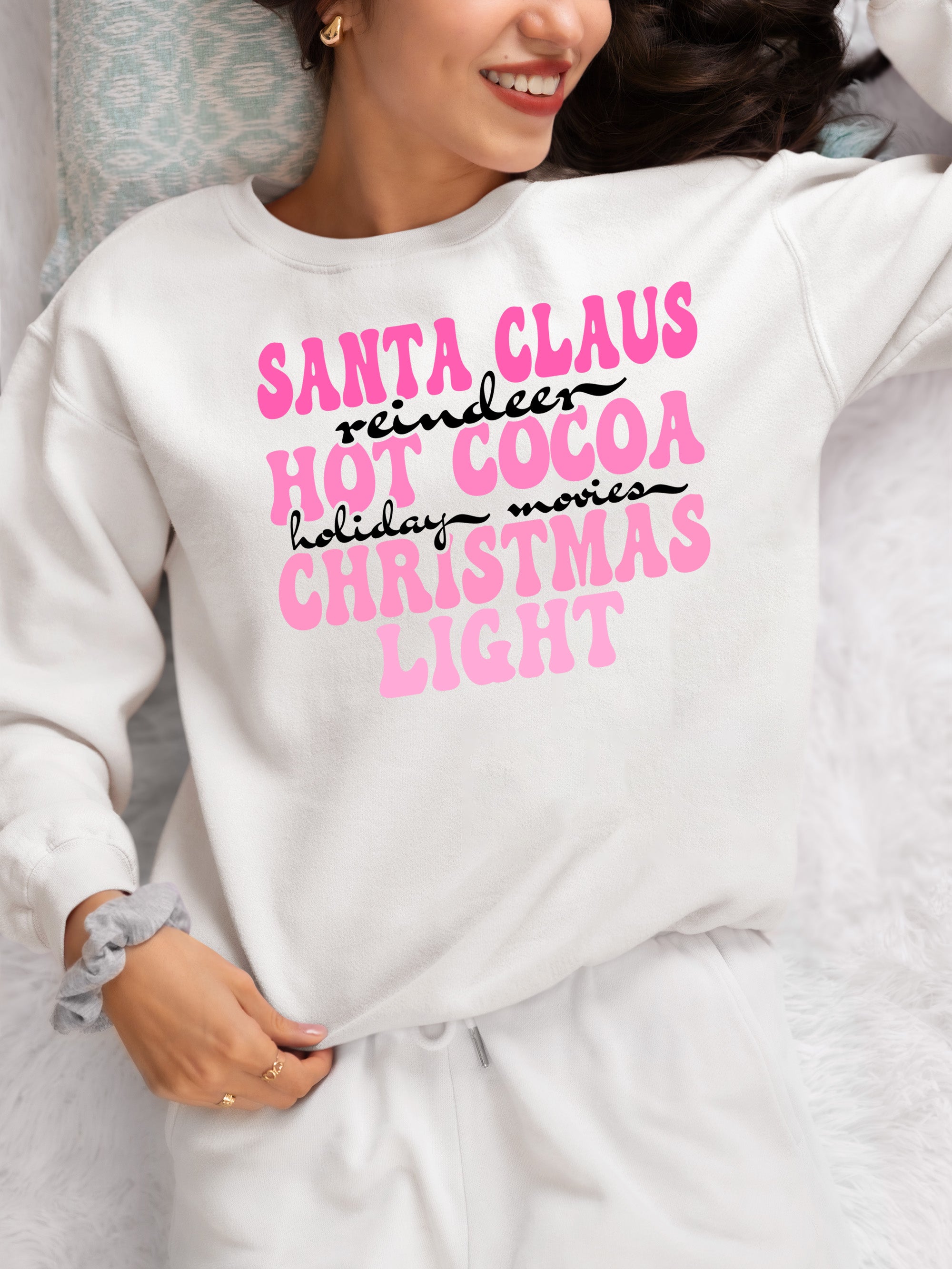 Santa Claus Reindeer Christmas Scene with Hot Cocoa - Cozy Holiday Charm for Gifts & Collectibles Sweatshirt