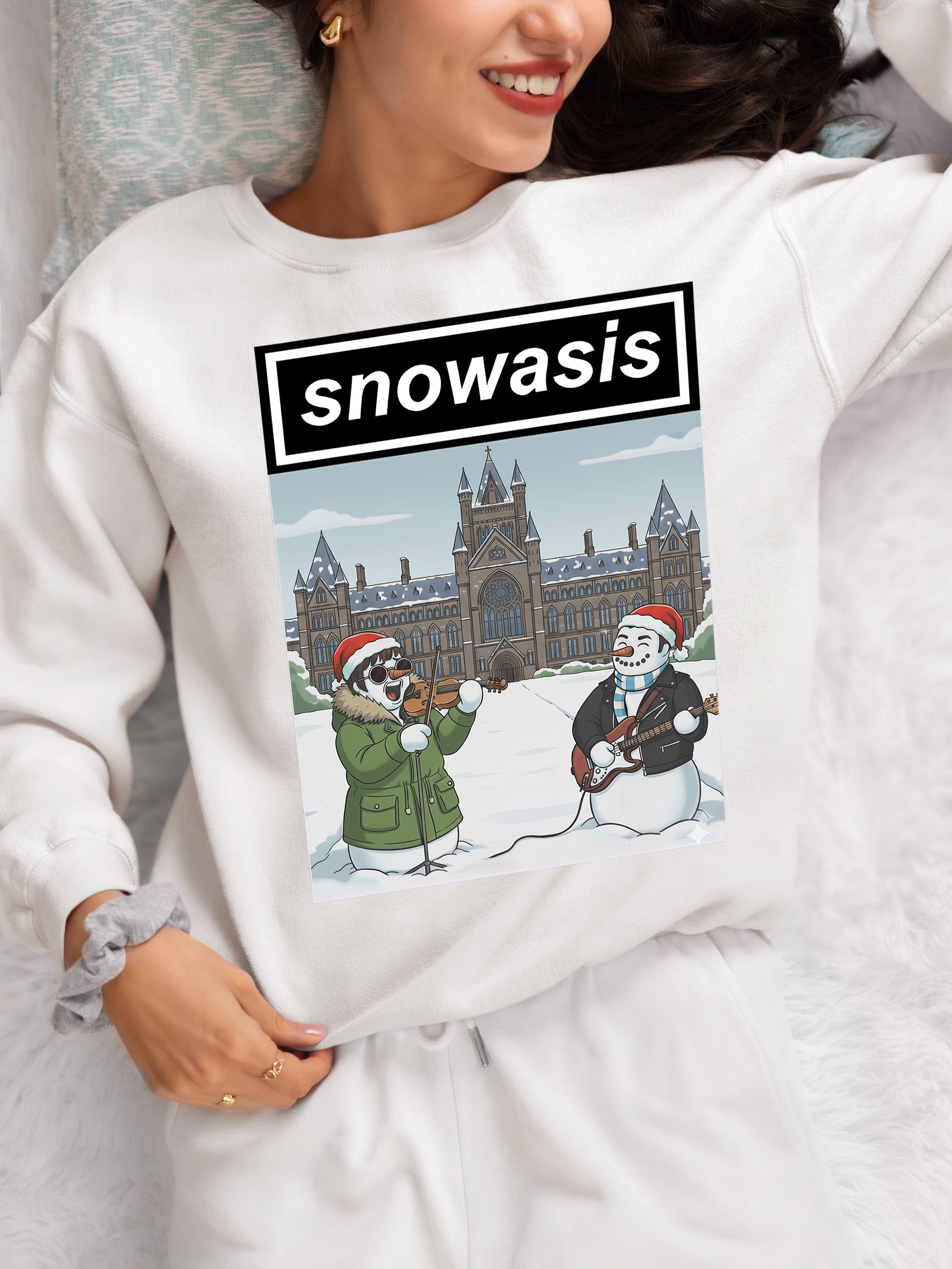 Snowasis in Front of Glasgow Kelvingrove – Christmas Scene, Festive Glasgow Landmark, Snowy Cityscape Gift Idea, Scottish Holiday Art Sweatshirt