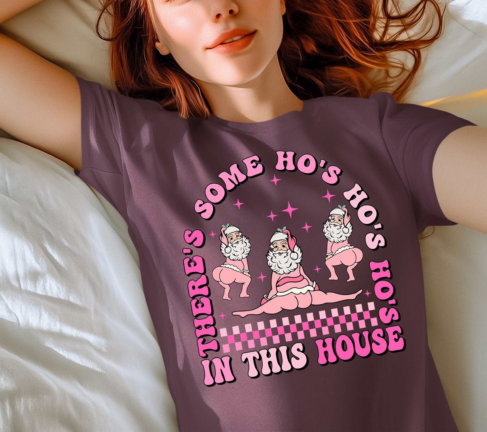 Festive Christmas Scene Art – Cozy Winter Village Illustration, Seasonal Gift for Home & Collectors T-Shirt