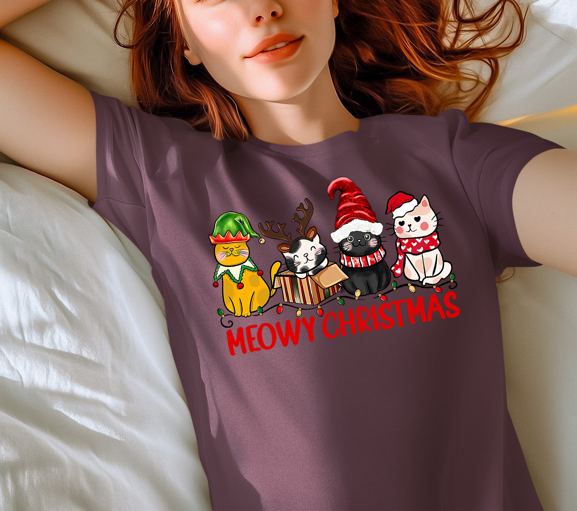 Meowy Christmas Cat Art - Festive Holiday Illustration for Cat Lovers, Cute Seasonal Gift Idea T-Shirt