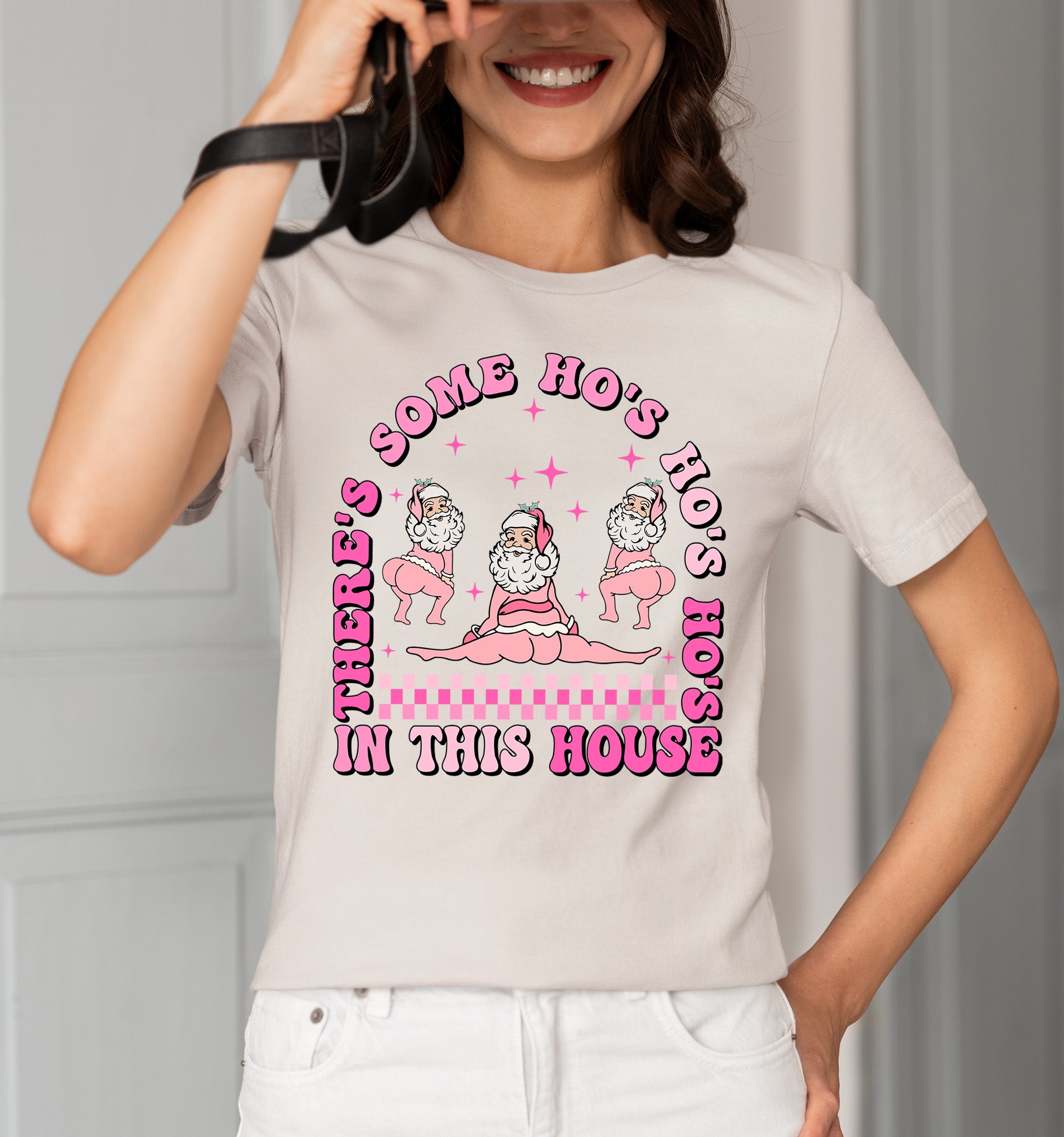 Festive Christmas Scene Art – Cozy Winter Village Illustration, Seasonal Gift for Home & Collectors T-Shirt