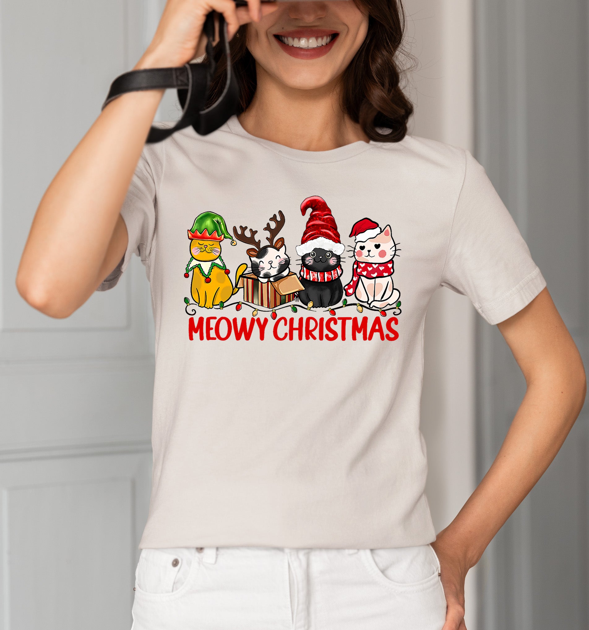 Meowy Christmas Cat Art - Festive Holiday Illustration for Cat Lovers, Cute Seasonal Gift Idea T-Shirt