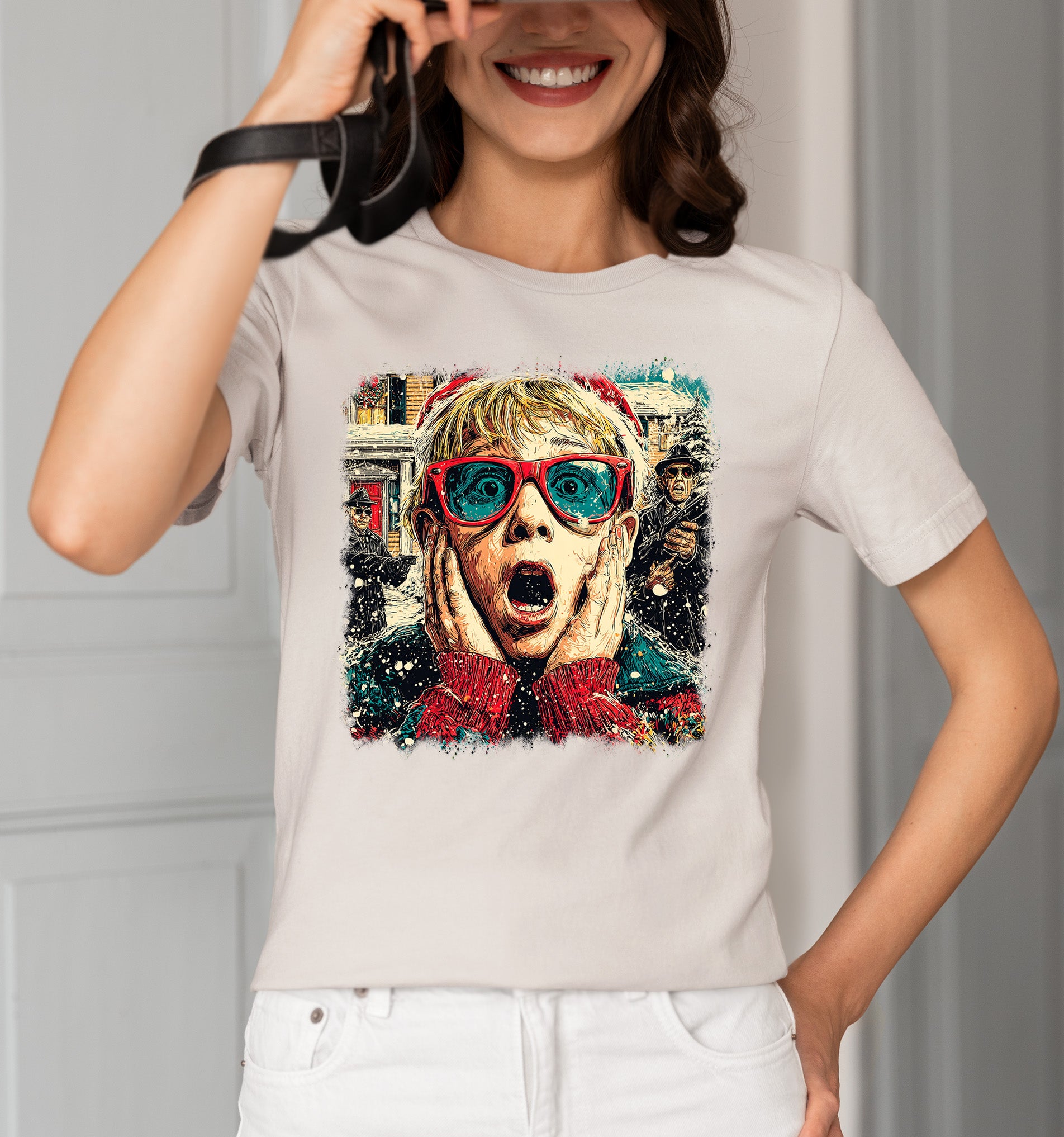 McCallister Scream Christmas Moment – Festive Holiday Pop Culture Theme, Cozy Season Tribute, Seasonal Gift Idea T-Shirt