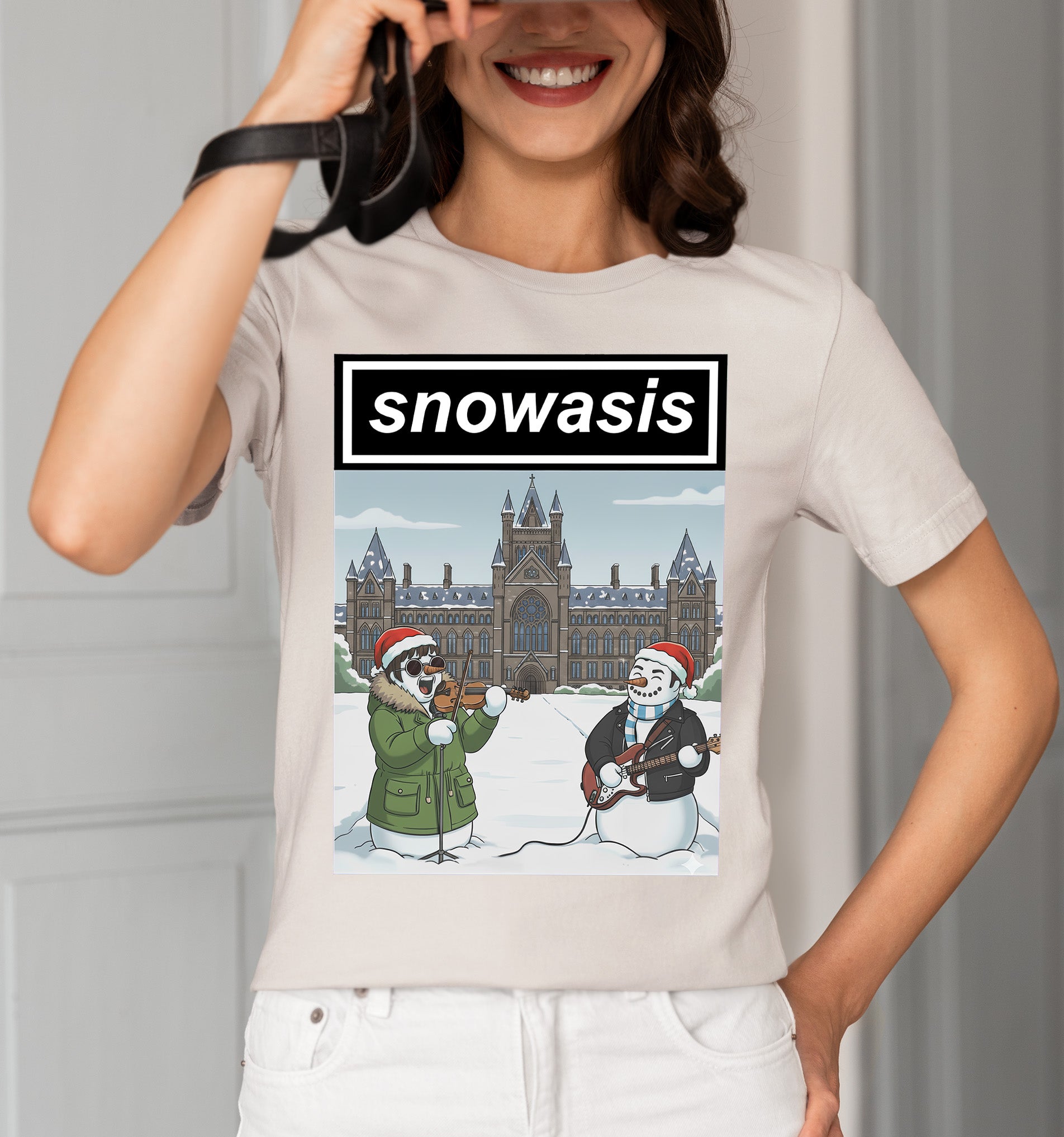 Snowasis in Front of Glasgow Kelvingrove – Christmas Scene, Festive Glasgow Landmark, Snowy Cityscape Gift Idea, Scottish Holiday Art T-Shirt