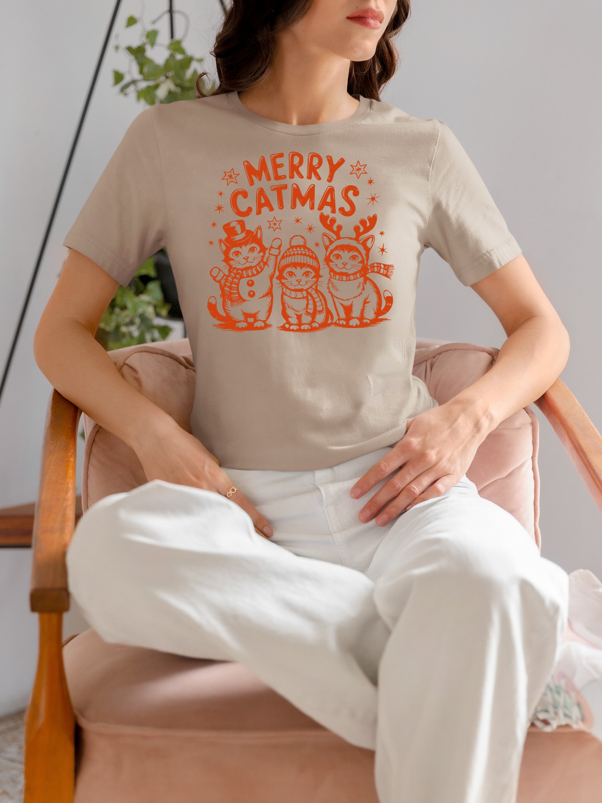 Merry Catmas Christmas Cat Art - Festive Holiday Gift for Cat Lovers - Whimsical Feline Artwork T-Shirt