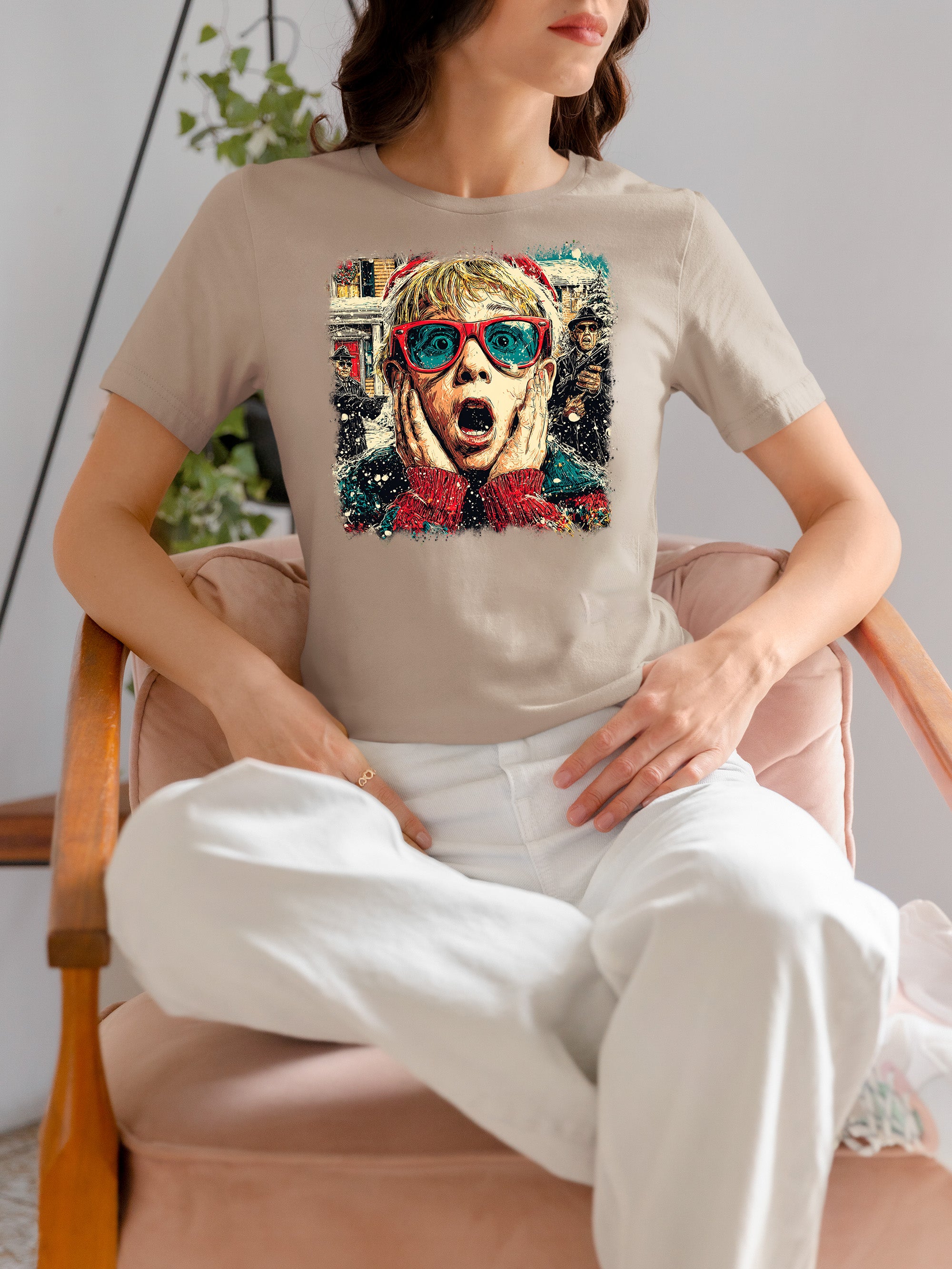 McCallister Scream Christmas Moment – Festive Holiday Pop Culture Theme, Cozy Season Tribute, Seasonal Gift Idea T-Shirt